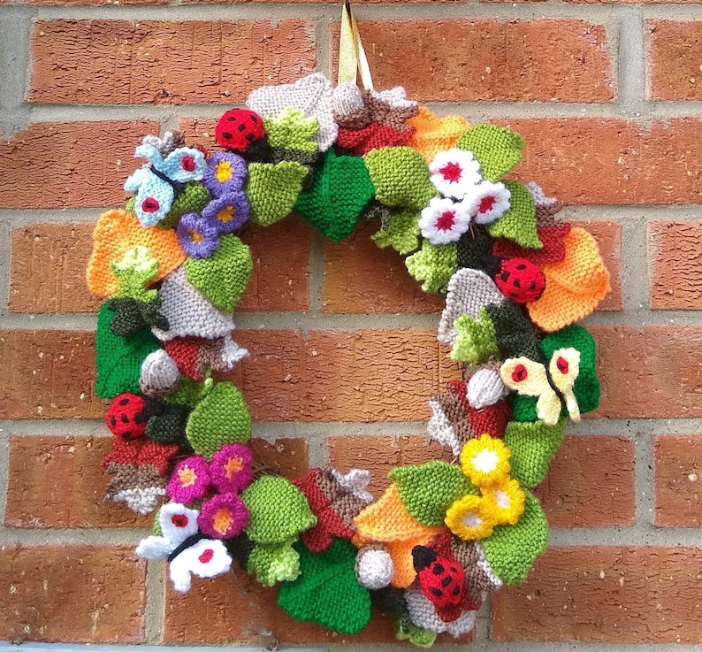 Knitting pattern for Woodland Wreath, Knitted Primroses, Leaves, Acorns, Butterflies, Ladybirds, Everlasting Flower Knitting Patterns image 3