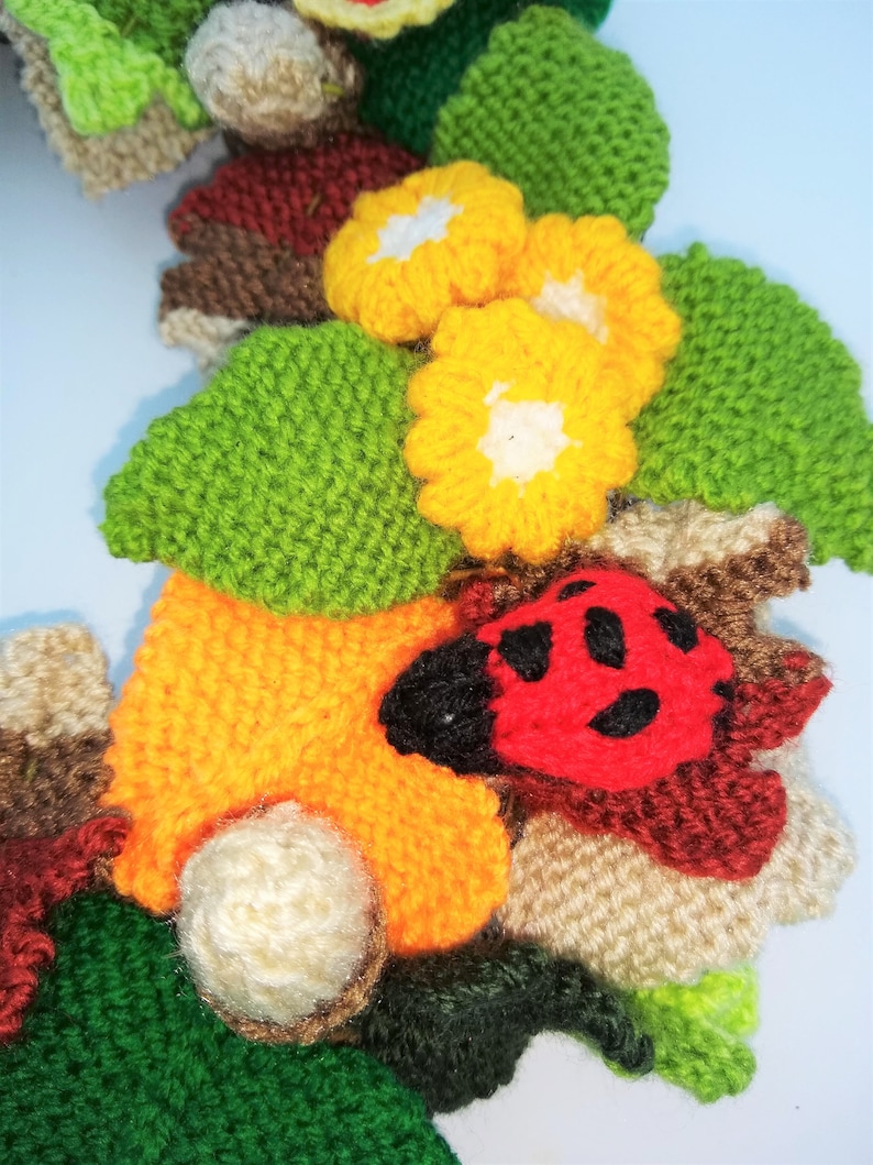 Knitting pattern for Woodland Wreath, Knitted Primroses, Leaves, Acorns, Butterflies, Ladybirds, Everlasting Flower Knitting Patterns image 5