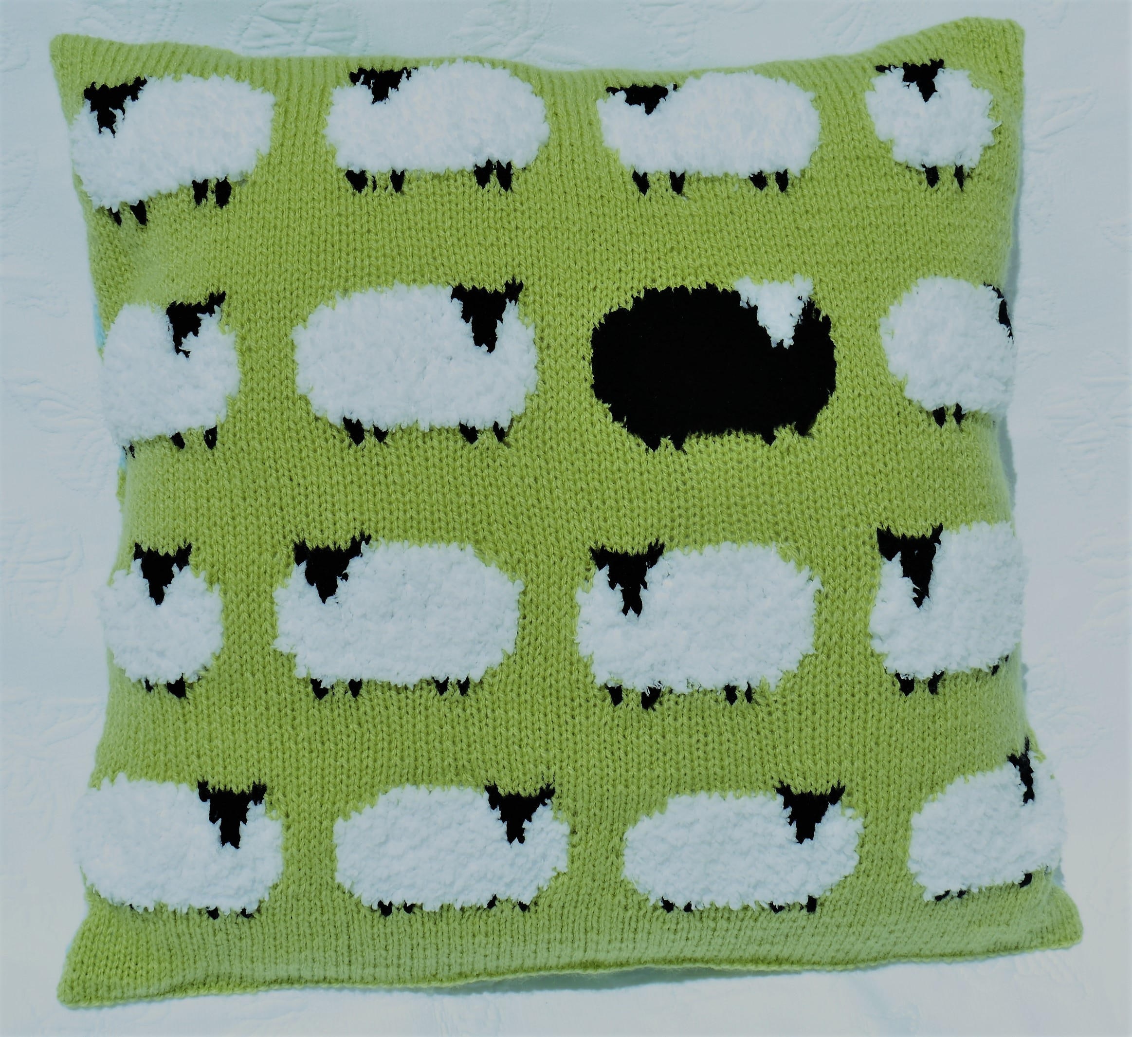 Sheep Cushion Knitting Pattern, Pillow Knitting Pattern