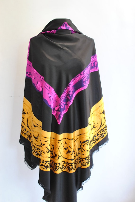 Vintage ULTRA BIG SIZE printed silk scarf.........