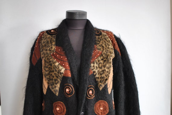 Vintage HANDMADE women's cardigan ...........(035)