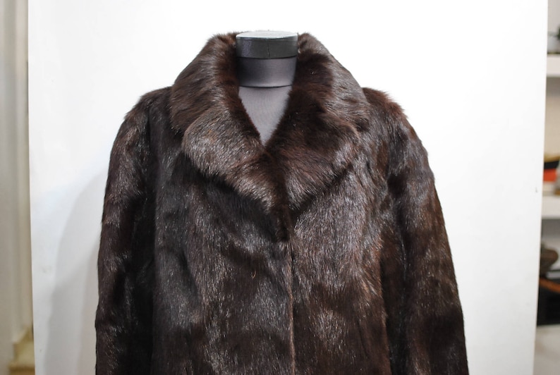 479 glamorous fur coat.............. winter fur coat Vintage FOX FUR FULL length coat