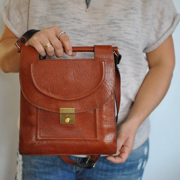 Vintage LEATHER BAG , shoulder bag ...............(578)