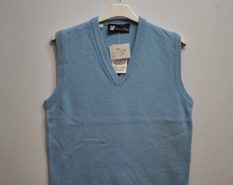 Vintage MEN'S WOOL VEST ..................(098)