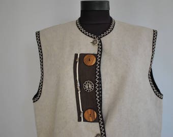 Vintage TRADITIONAL WOMEN'S wool vest .............(090)