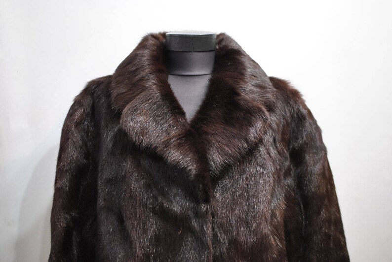 479 glamorous fur coat.............. winter fur coat Vintage FOX FUR FULL length coat