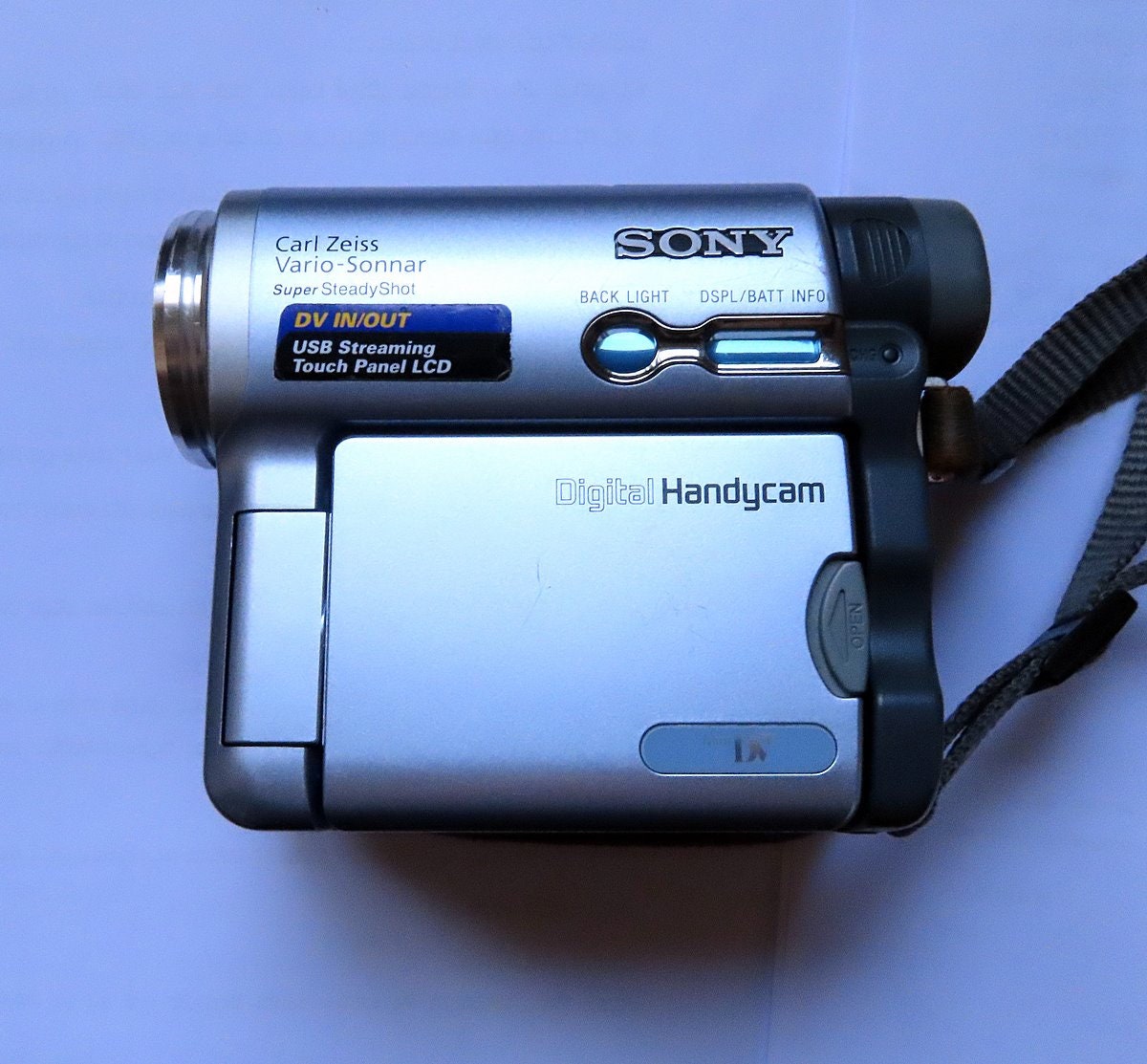 SONY DCR TRV19E CAMCORDER With Remote Cassette Made in Japan Spares