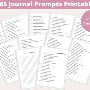 Op de afbeelding: Een printbare set van 365 dagboekprompts, ontworpen om je te helpen reflecteren op je leven en ervaringen. De prompts zijn georganiseerd op pagina's met een eenvoudig zwart-wit ontwerp. De tekst "365 Journal Prompts Printable" staat bovenaan de pagina. De tekst "Digitaal Downloaden" staat in een roze vak in de rechterbovenhoek van de pagina.