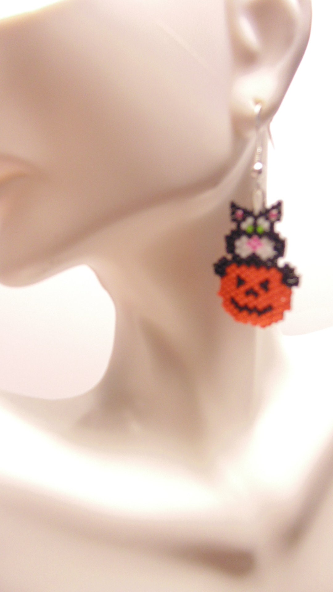 Pumpkin Cat Acrylic Drop Earrings - Retro, Indie and Unique Fashion Pumpkin Cat Acrylic Drop Earrings - Retro, Indie and Unique Fashion