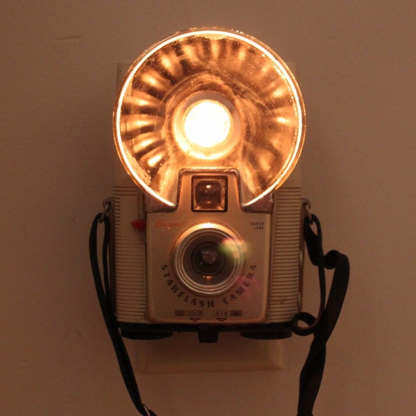 Vintage Camera Nightlight - White Kodak Brownie Starflash