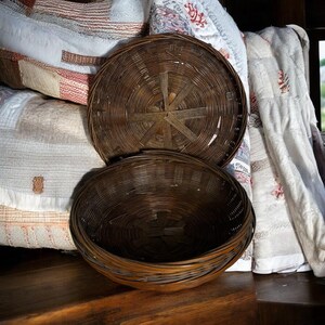 Midcentury Rattan Sewing Basket – Lidded Trinket Box – Boho Organizer – 7&quot;