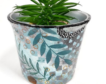 Indoor Plant Pot With Drainage