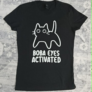 Boba-ogen geactiveerd glow-in-the-dark T-shirt