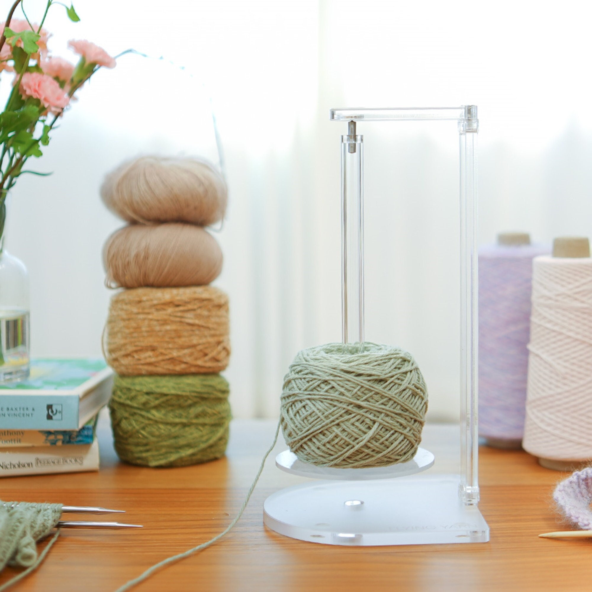 Wool Jeanie Magnetic Pendulum Yarn Knitting and Crochet Yarn Feeder Holder  : : Home