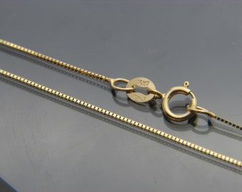 Collier en or jaune 10 kt avec pendentif chaîne à maillons de 16 pouces, 16 pouces, 20 pouces, 22 pouces et 24 pouces (PRIX DE GROS)