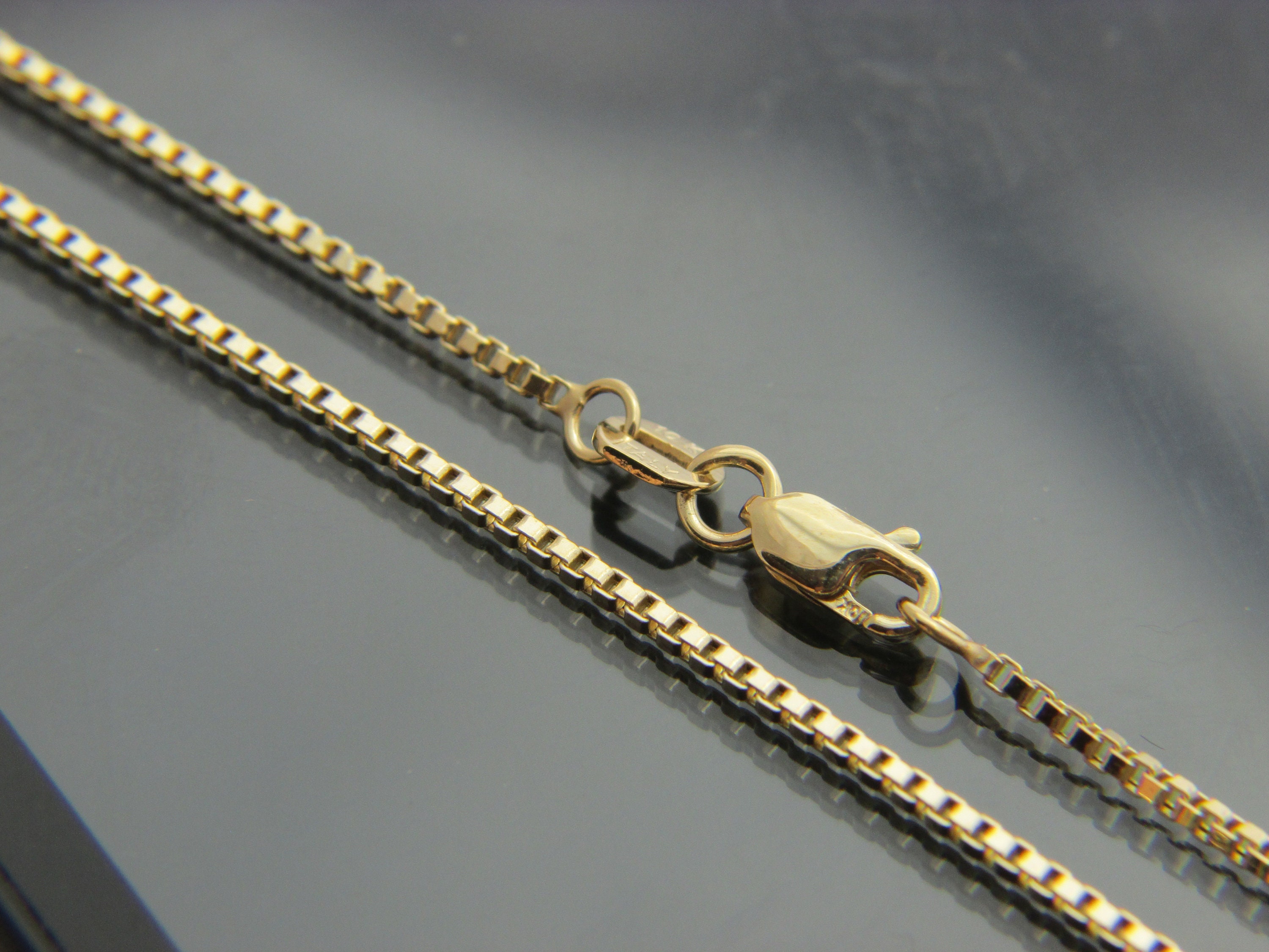 10k white 2024 gold box chain
