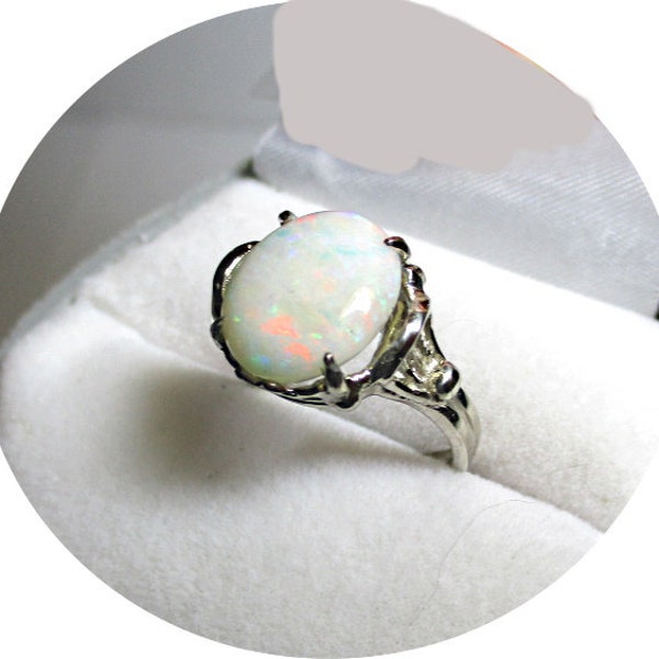 Ring - Lovely Australian OPAL - Multi-Color - 14k Vintage White Gold Mtg.