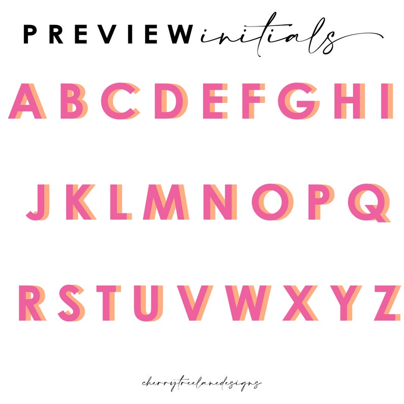 Op de afbeelding: Een set van hoofdletters in een roze en oranje kleurenschema. De letters zijn gestyled met een 3D-effect, waardoor ze lijken te zijn gelaagd bovenop elkaar. De letters zijn gerangschikt in drie rijen, waarbij de eerste rij A tot en met I is, de tweede rij J tot en met Q en de derde rij R tot en met Z. De tekst "PREVIEW initials" verschijnt boven de letters.