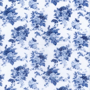 Puede incluir: Un fondo blanco con un patr&oacute;n repetitivo de ramos florales azules. Las flores son estilizadas y se asemejan a rosas.