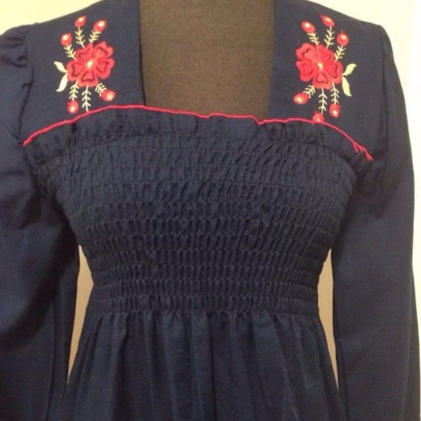 Vintage 1970s Embroidered Floral Smocked Peasant Top, Medium