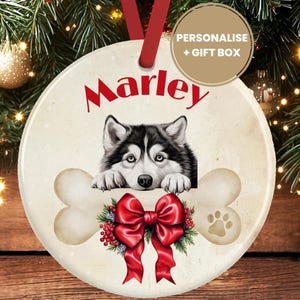 Personalised Alaskan Malamute Christmas Decoration – Ceramic Dog Ornament Gift – Custom Keepsake Malamute Bauble for Dog Lovers