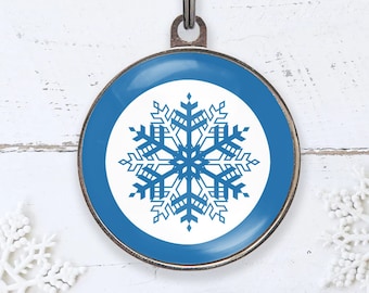 Snowflake Dog Tag – Winter Pet ID Tag – Personalized Blue & White Holiday Tag for Dogs and Cats – Double-Sided Pet Gift