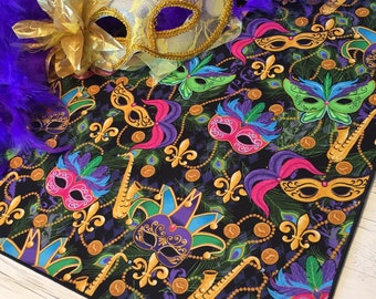 Mardi Gras Table Topper, Mardi Gras Table Runner, Mardi Gras Party Decor, Mardi Gras Table Decorations