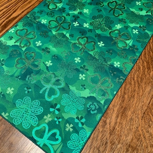 St. Patricks Day Table Runner, Green Table Runner, Celtic Table Decor, Irish Home Decor
