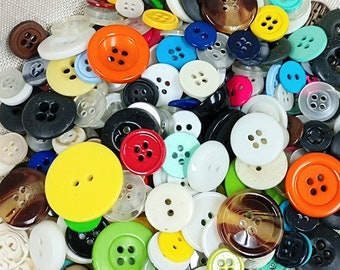 300 New Plastic Sew Thru Buttons Craft Scrapbooking Sewing Supply