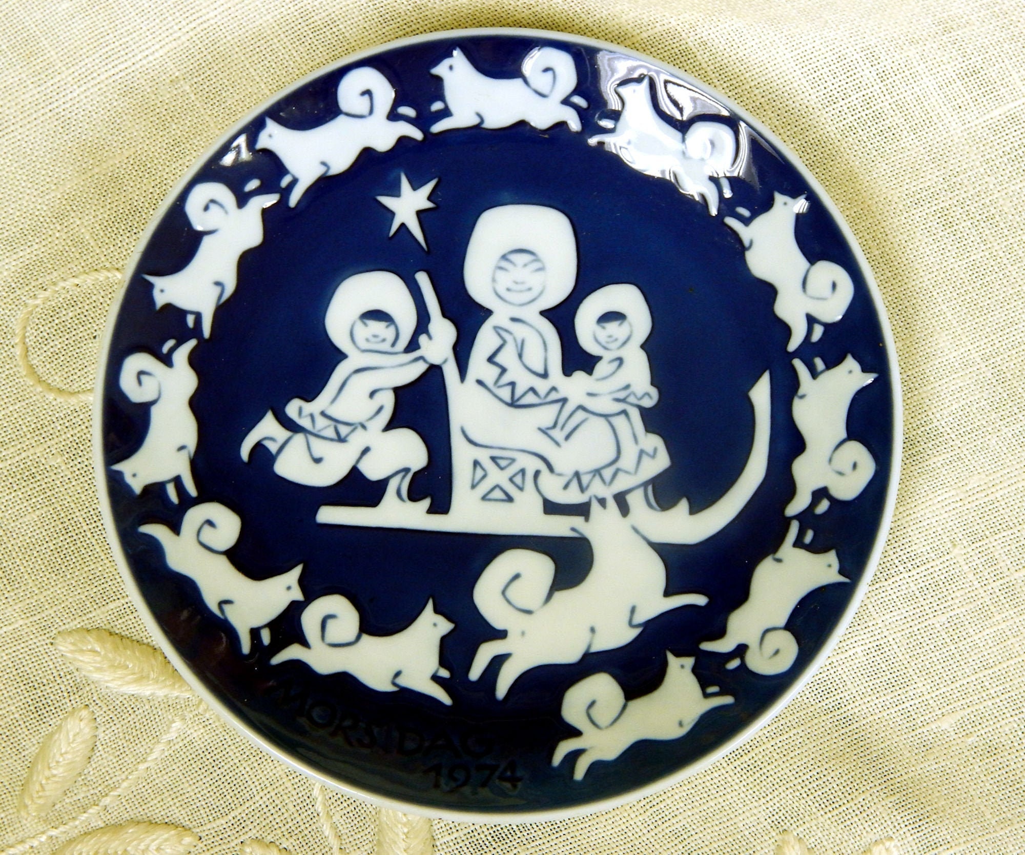 Blue White Greenland Royal Copenhagen Mothers Day Plate 1974