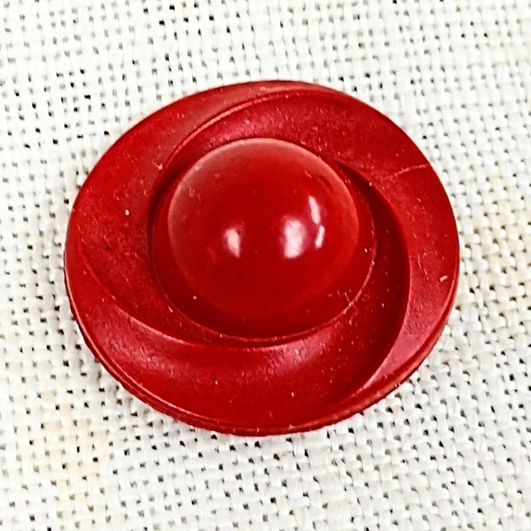Colt #1 Red Early Plastics Hourglass Shank Button 22mm 7/8