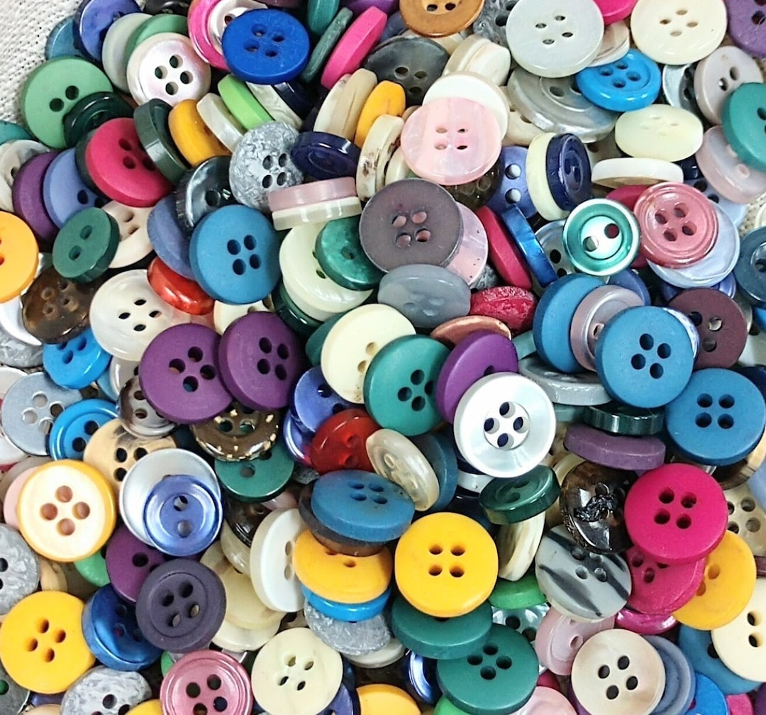 400+ Sew Thru Plastic Buttons 8mm 5/16
