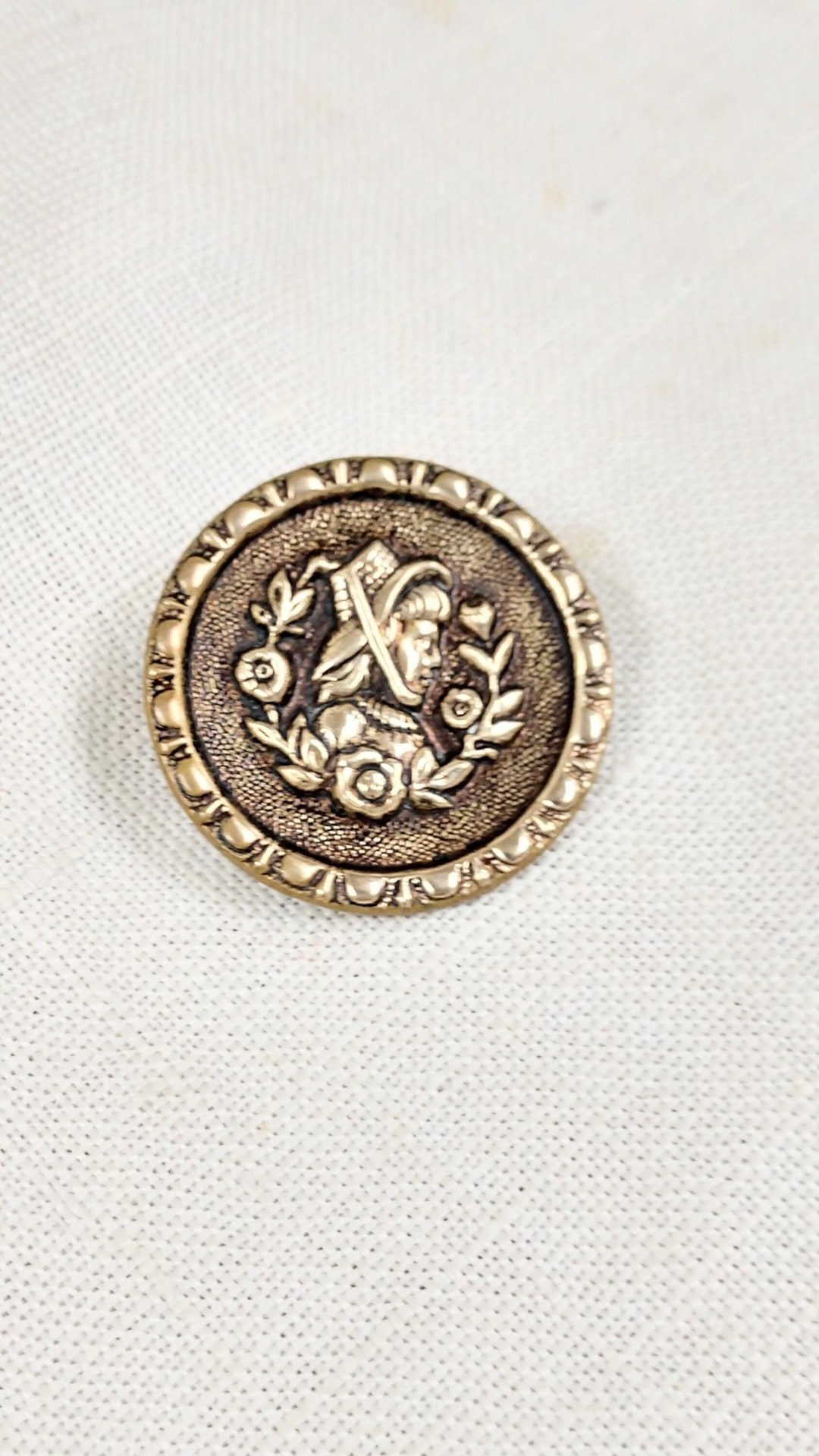 Girl With Bonnet Two Piece Stamped Brass Wire Loop Button 1-3/8 ...
