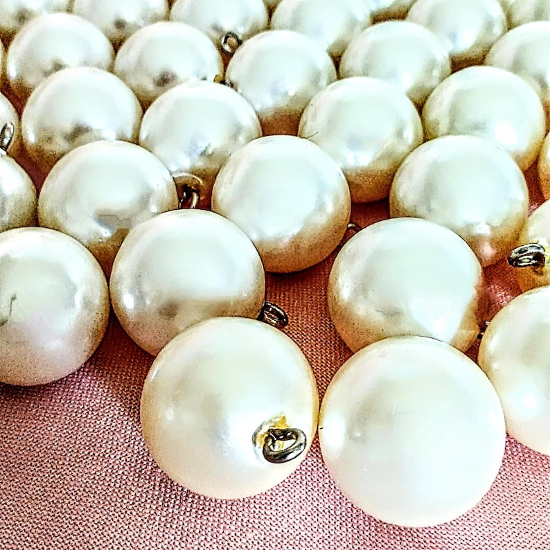 White Round Loop Shank Pearl Finish Buttons 17mm 11/16