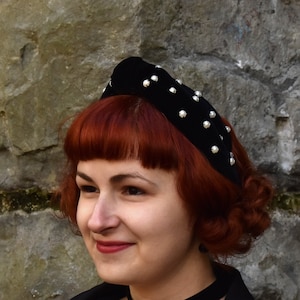 Black Velvet and Pearl Turban Knot Headband | runway inspired, glam, hair accessory, vintage inspired, retro, 1940s inspired, goth