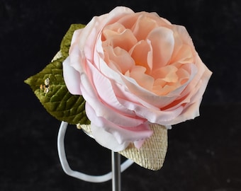 Pink floral straw raffia fascinator with leaves and rhinestone bee | fascinator, cocktail hat, derby, summer hat, retro, spring, pinup