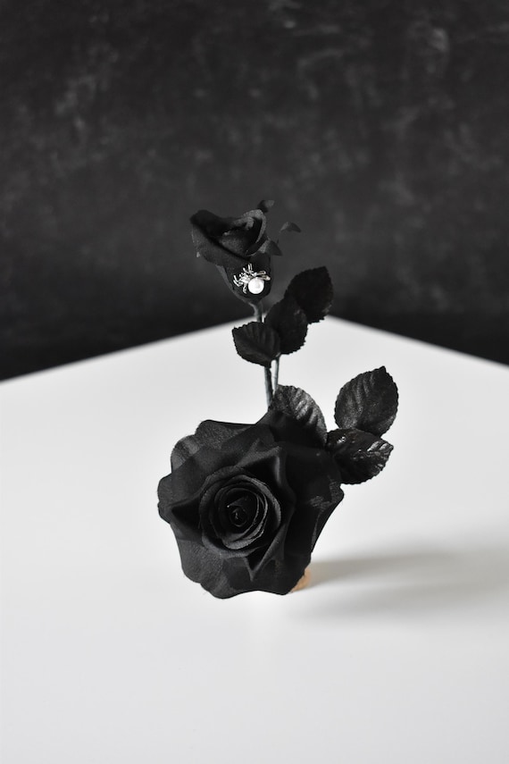 Black Vintage Rose With Pearl Spider Hair Clip With 6 Leaves  display picture 1