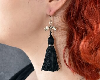 Black tassel earrings with bats and bows - Large | goth, gothic, Halloween, horrorpunk, emo, earrings, jewelry, alternative, goth earrings