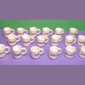 Tolkien lovers - Fellowship of the Rings Miniature Mugs - Collector&#39;s Set of 18 Names, with Display Racks