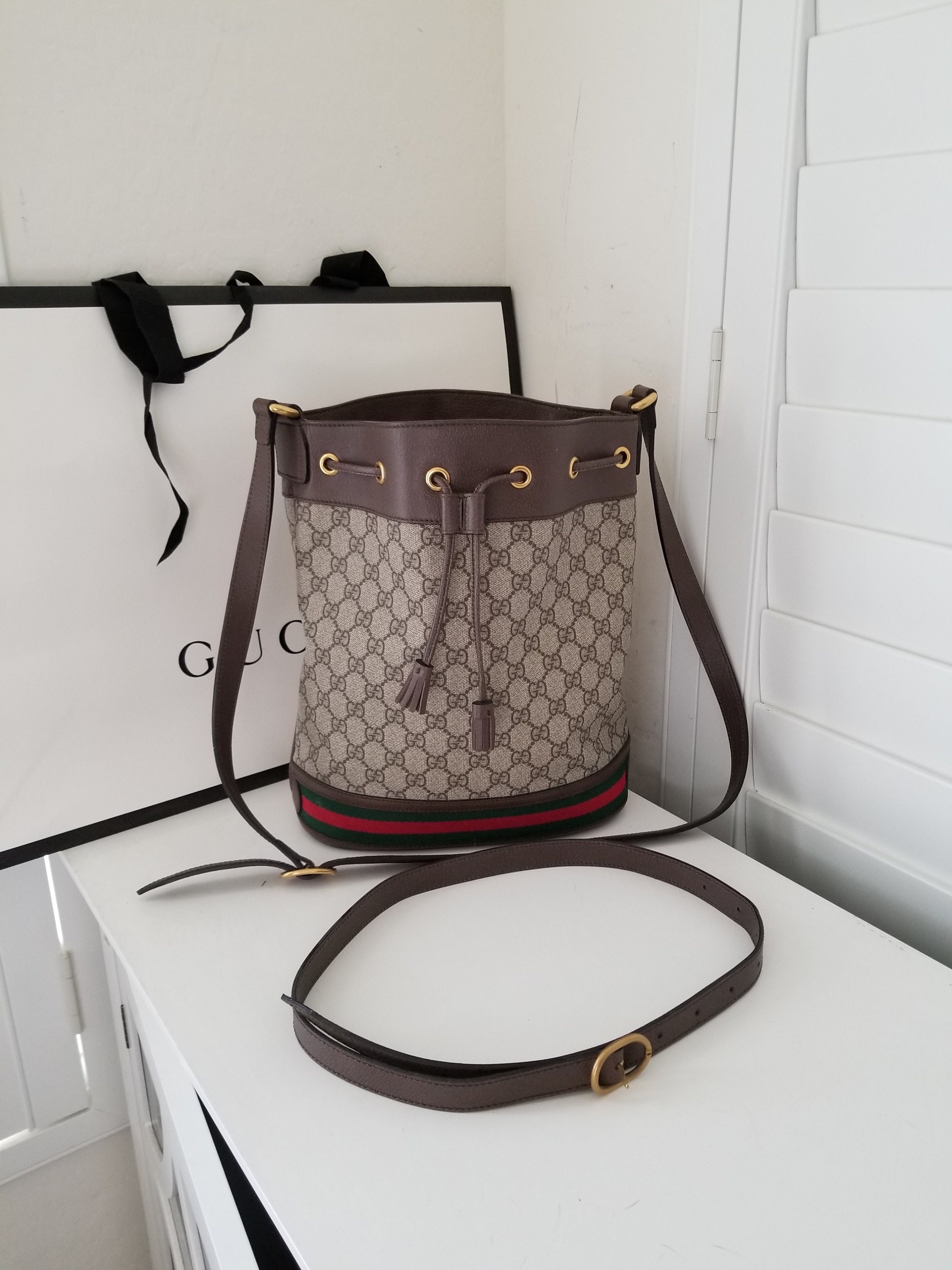 Top 31+ imagen vintage gucci bucket bag - Abzlocal.mx