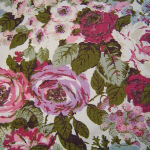 EXTRA LONG Handmade Table Runner and 4 Napkins, Vintage 1950s Cotton Fabric & Ribbon, Roses, Cabbage Roses, Hydrangea, Floral, Berries image 3