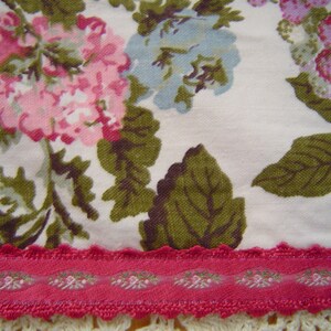 EXTRA LONG Handmade Table Runner and 4 Napkins, Vintage 1950s Cotton Fabric & Ribbon, Roses, Cabbage Roses, Hydrangea, Floral, Berries image 4