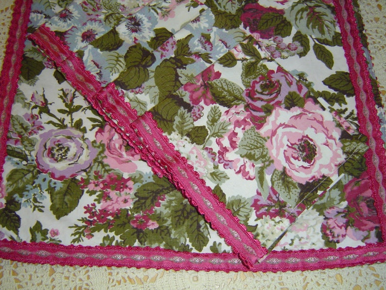 EXTRA LONG Handmade Table Runner and 4 Napkins, Vintage 1950s Cotton Fabric & Ribbon, Roses, Cabbage Roses, Hydrangea, Floral, Berries image 2
