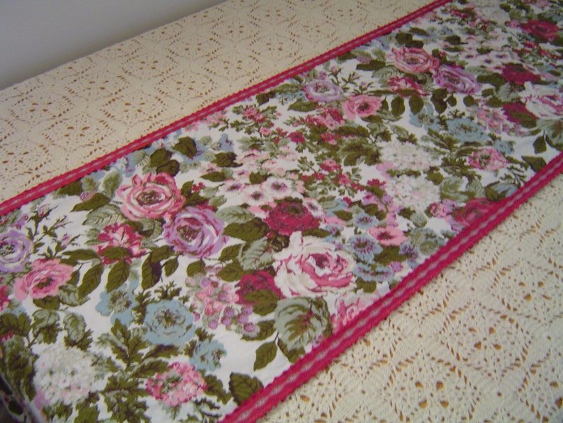 EXTRA LONG Handmade Table Runner and 4 Napkins, Vintage 1950s Cotton Fabric & Ribbon, Roses, Cabbage Roses, Hydrangea, Floral, Berries image 1