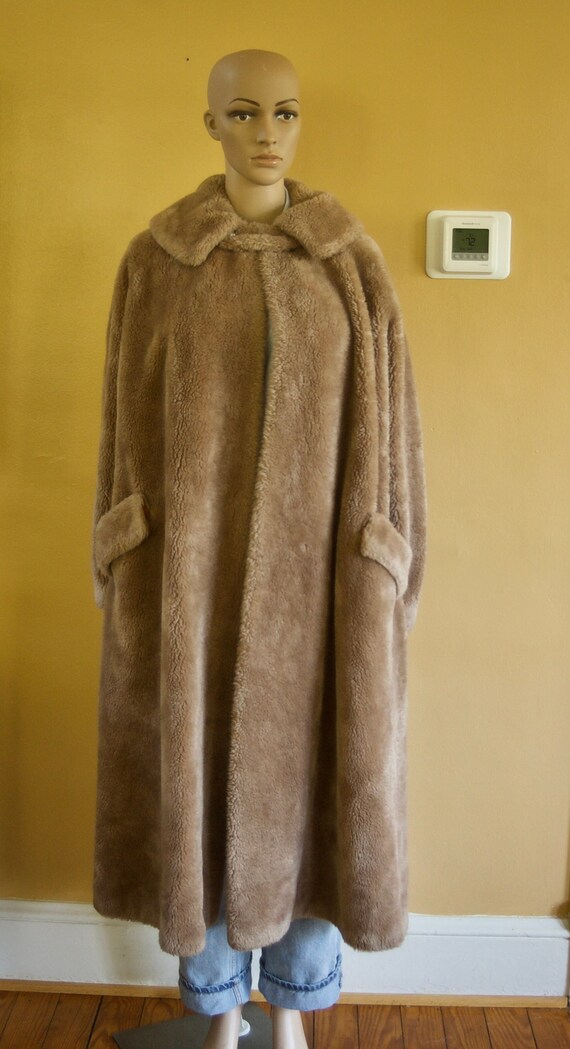 Vintage Taupe/Brown Faux Fur Coat with copper-colo