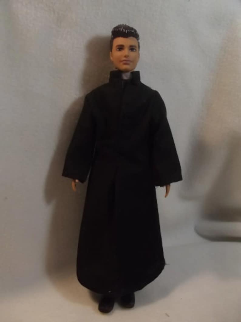 Ubranka dla lalki księdza katolickiego...czarna szata, koszula, spodnie, garnitur...dla lalek o wymiarach 11-12 cali zdjęcie 3