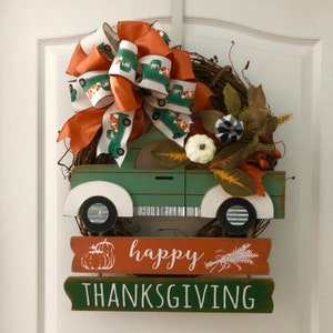 Thanksgiving Wreath, Pick-Up Truck Thanksgiving Door Sign, Fall Sign, Pumpkin and Truck Bow, Wood Thanksgiving Door Hanger Wreath