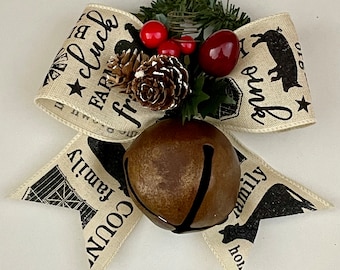 Ferme Noël Jingle Bell Door Knob Hanger; Poignée de porte Cloche de Noël, Cadeau d’hôtesse, Emballage de carte-cadeau, Cadeau d’enseignant, Décoration de Noël
