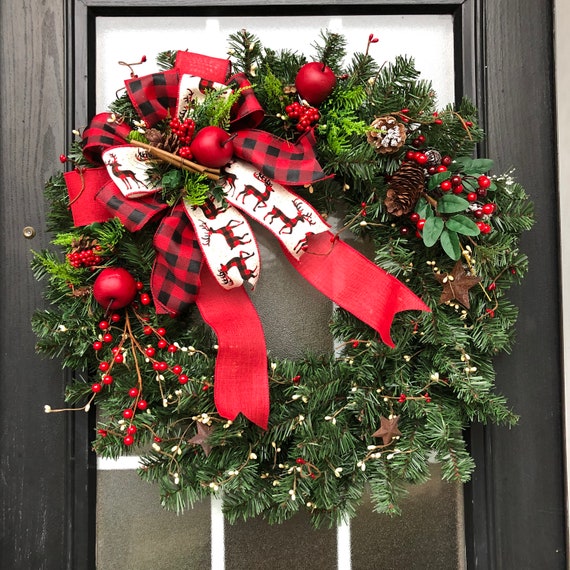 Traditional Christmas Wreath Traditional Christmas Wreath