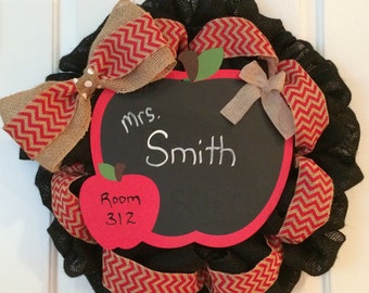 Chalkboard Apple Wreath, Back to School Wreath, Burlap Apple Wreath, Teacher's Apple; Teacher Gift; Apple Door Decor, Black Burlap Wreath